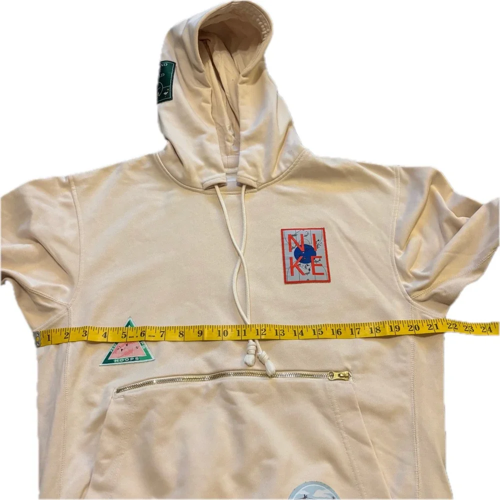 Nike Standard Issue Dri-FIT Multi Patch Hoodie Cream DH7469-219 Mens Small